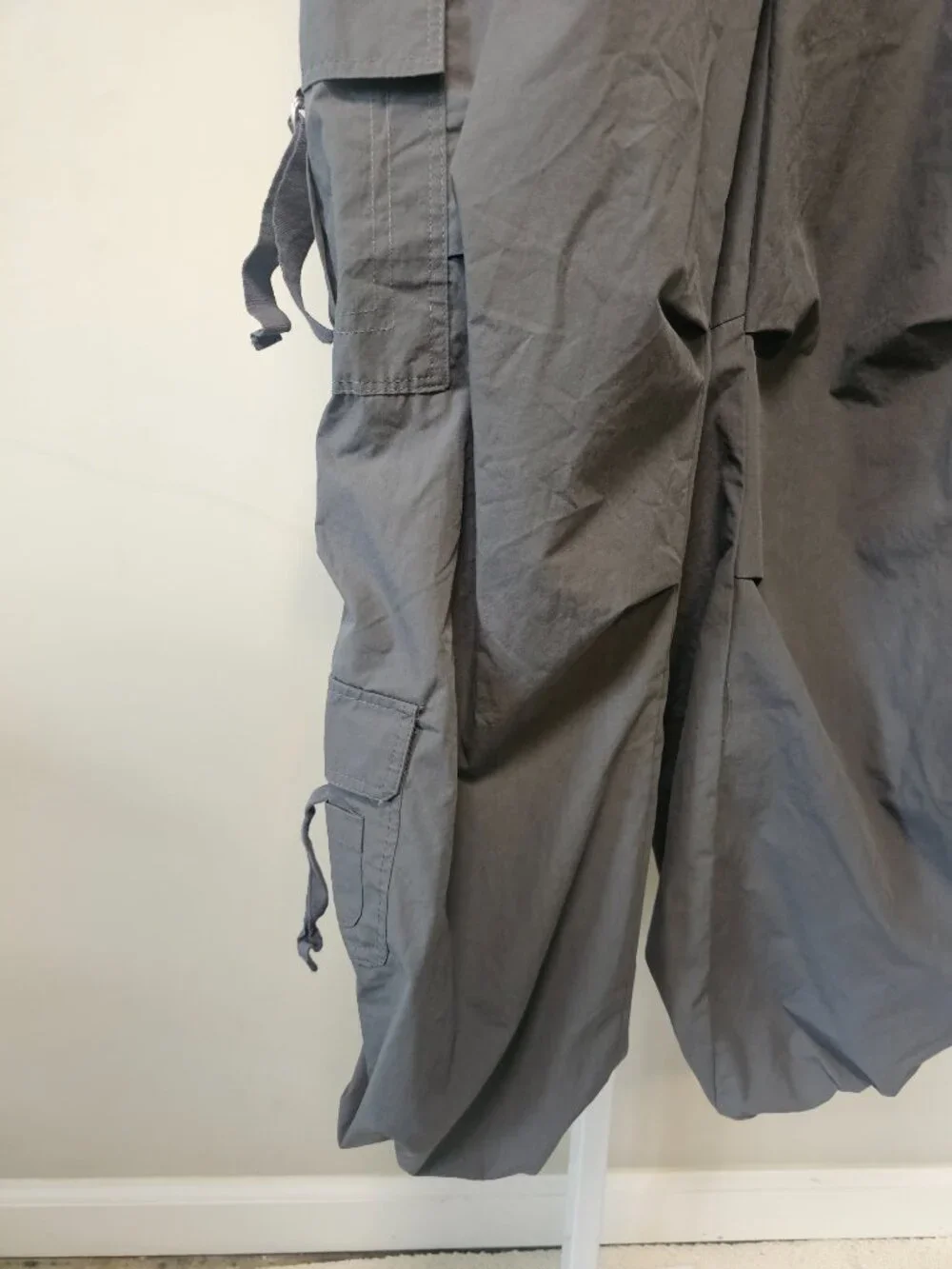 Faded Rose Parachute Caro Skater Punk Pants Gray Casual M - Picture 4 of 10
